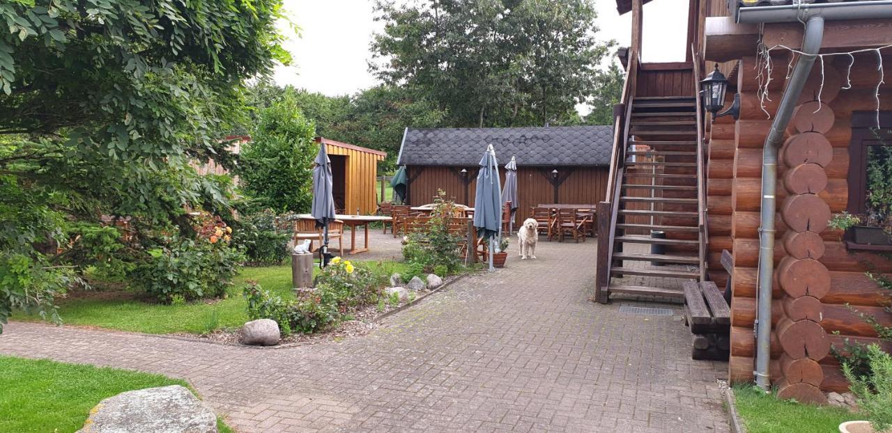 Hotel Restaurant Baumhaus Klein Pravtshagen Extérieur photo